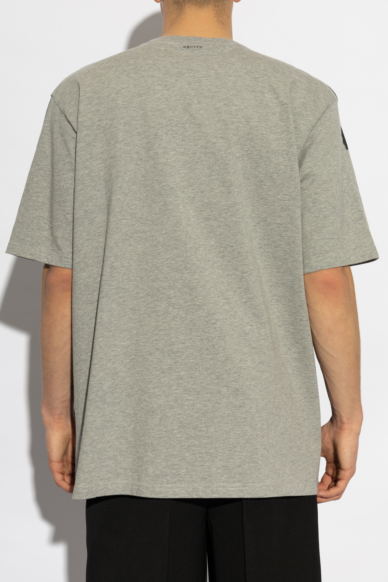 Tシャツ・カットソー ALEXANDER MCQUEEN Men T Shirts 815067 QTAC5 0582 GREY Grey T-shirt with print Alexander McQueen - Vitkac AS